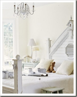 Белый цвет в дизайне интерьера спальни