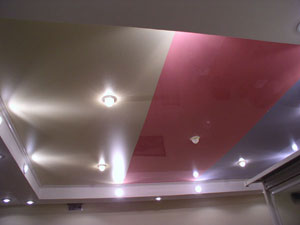 Подвесной потолок в стиле хай-тек